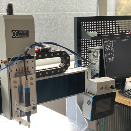 Automatische dispensingmachine voor precisiewerk in de semiconductor-industrie – MWP Works