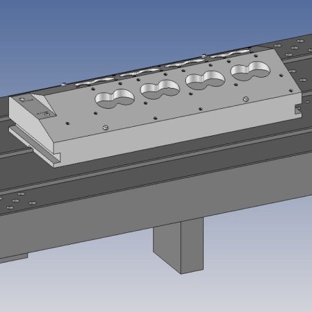 CAD-model van basisopstelling met gefreesd opspanblok op T-sleuf werktafel zonder meetelementen